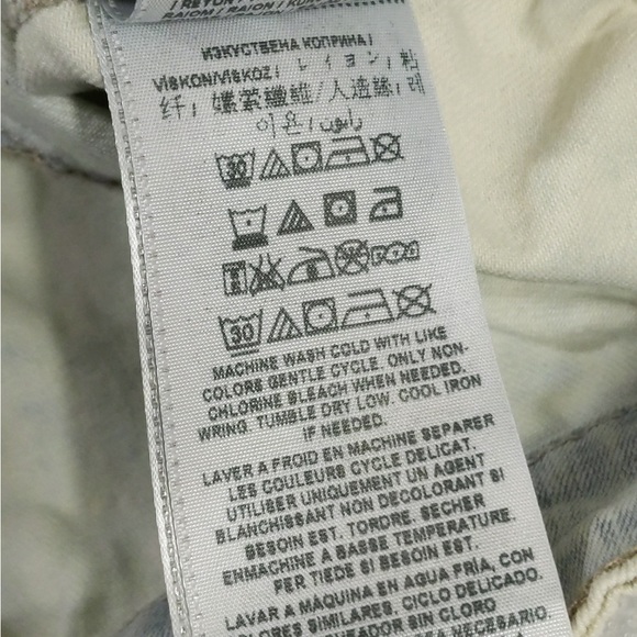 🎉 3/$20 Guess Denim Vest - Picture 7 of 8